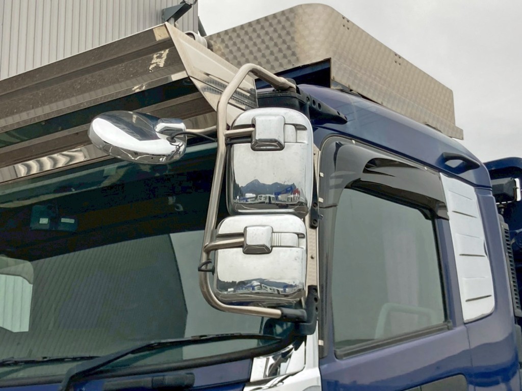 電動格納ミラー作動不良(バイザー付きの為)|UDトラックス クオン QKG-CW5XLの写真31