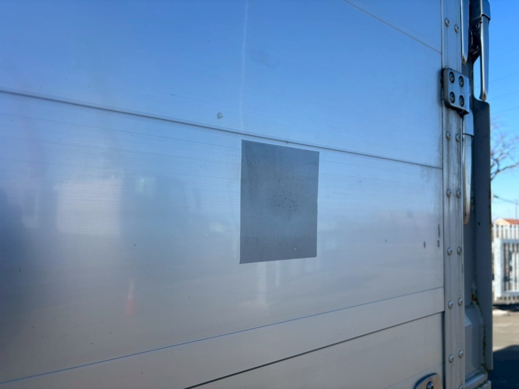 運転席側アオリにヘコミ傷あります。|フルハーフ  DFPTF341A改の写真17