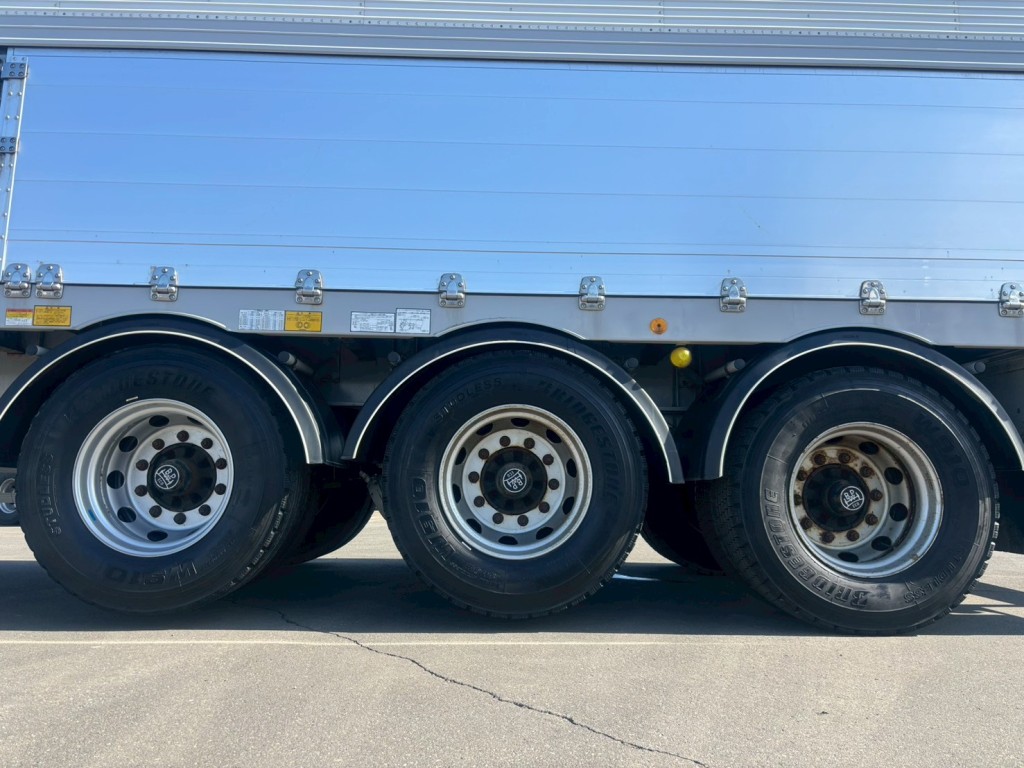 リフトアクスル機能付きです。(前2軸がリフトアップします)|フルハーフ  DFPTF341A改の写真29