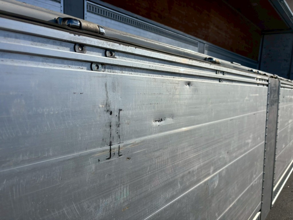 助手席側アオリ内側にヘコミ傷あります。|フルハーフ  DFPTF341A改の写真31