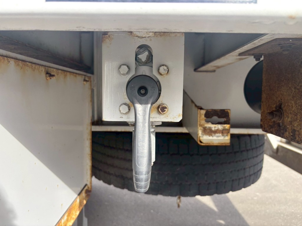 エアサスの昇降レバーです。|フルハーフ  DFPTF341A改の写真20