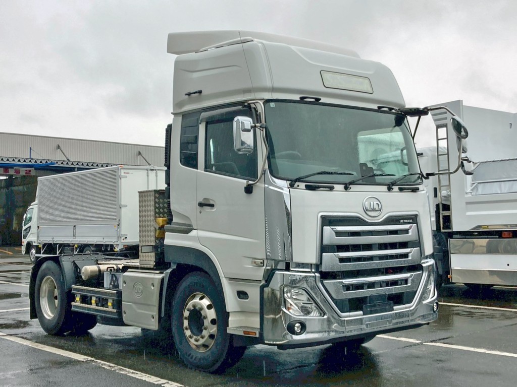 ホイールはアルミ製です。|UDトラックス クオン 2PG-GK5AADの写真2