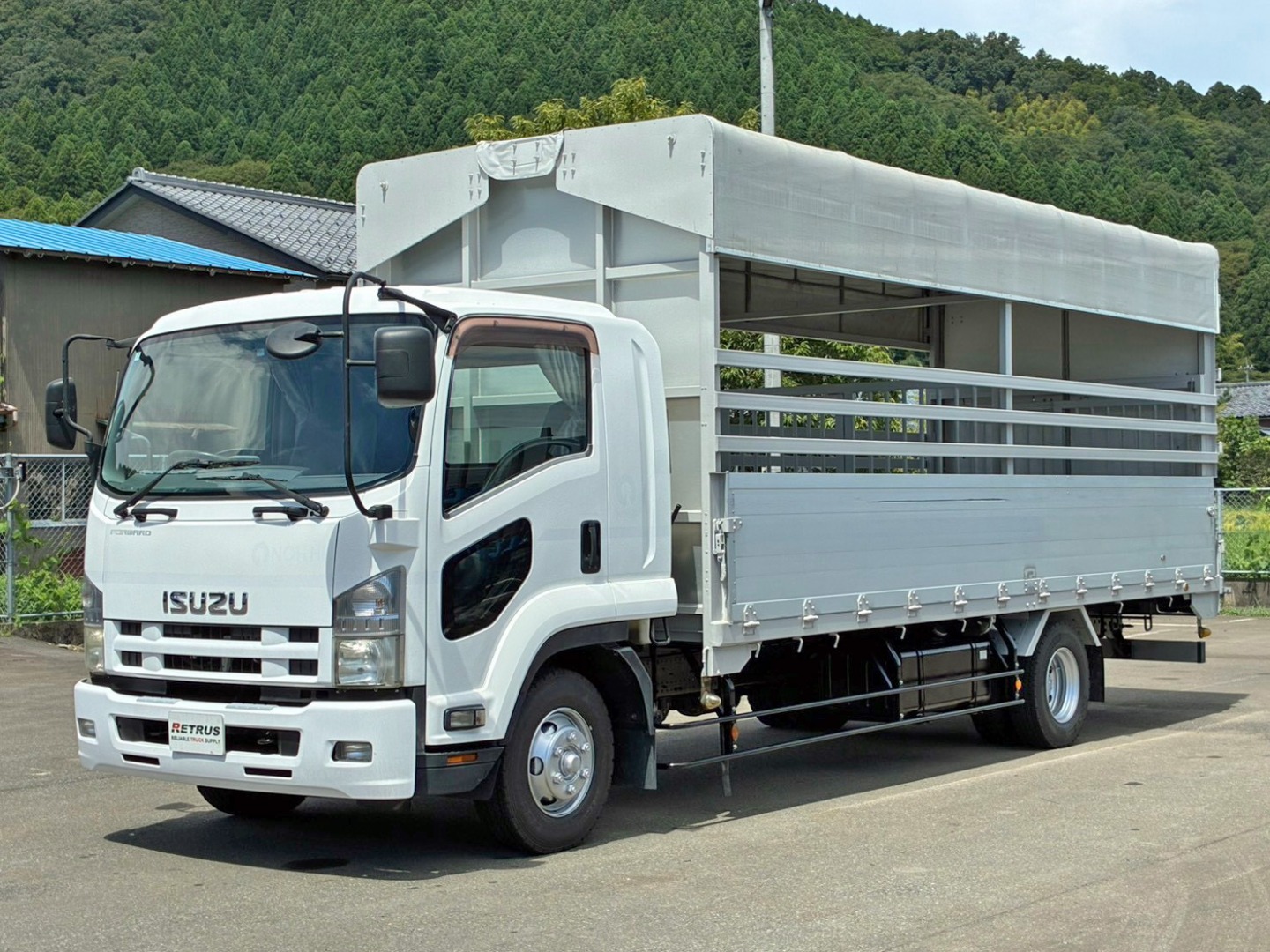 いすゞ フォワード SKG-FRR90S2(2WD)の写真1