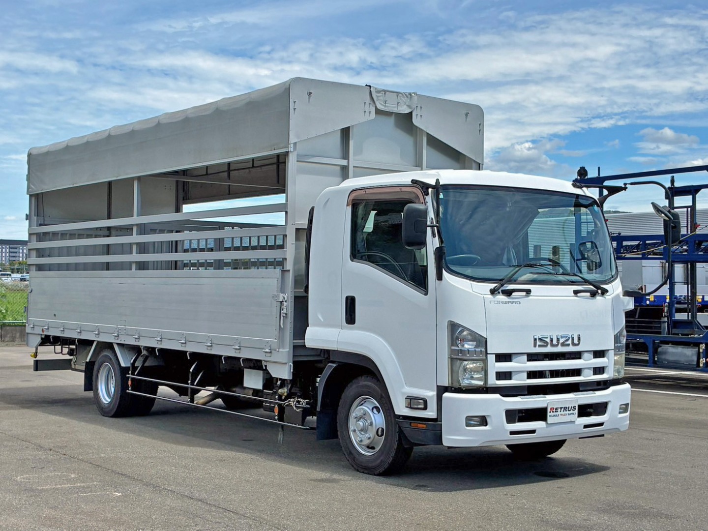 いすゞ フォワード SKG-FRR90S2(2WD)の写真2