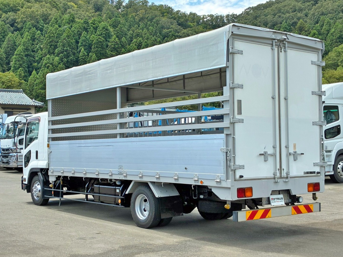いすゞ フォワード SKG-FRR90S2(2WD)の写真3