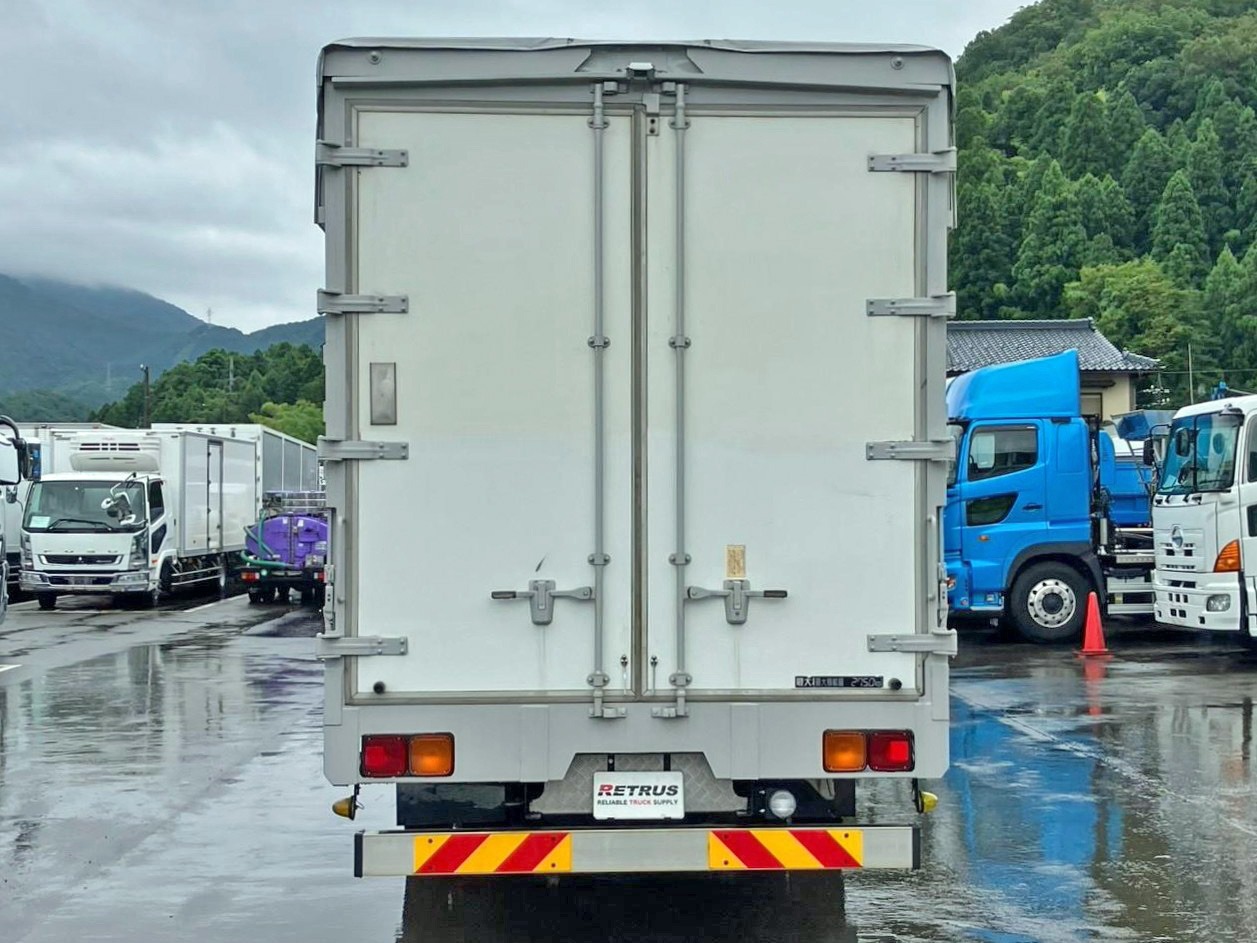 リヤ周りの状態です。|いすゞ フォワード SKG-FRR90S2(2WD)の写真9
