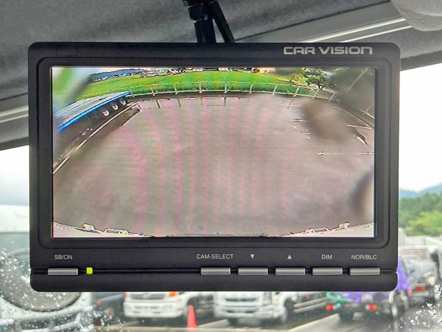 液晶バックモニター付きです。|いすゞ フォワード SKG-FRR90S2(2WD)の写真33