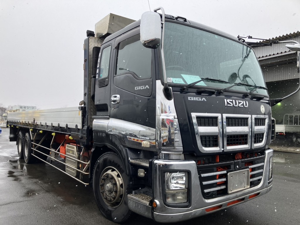 いすゞ ギガ QKG-CYL77Aの写真2