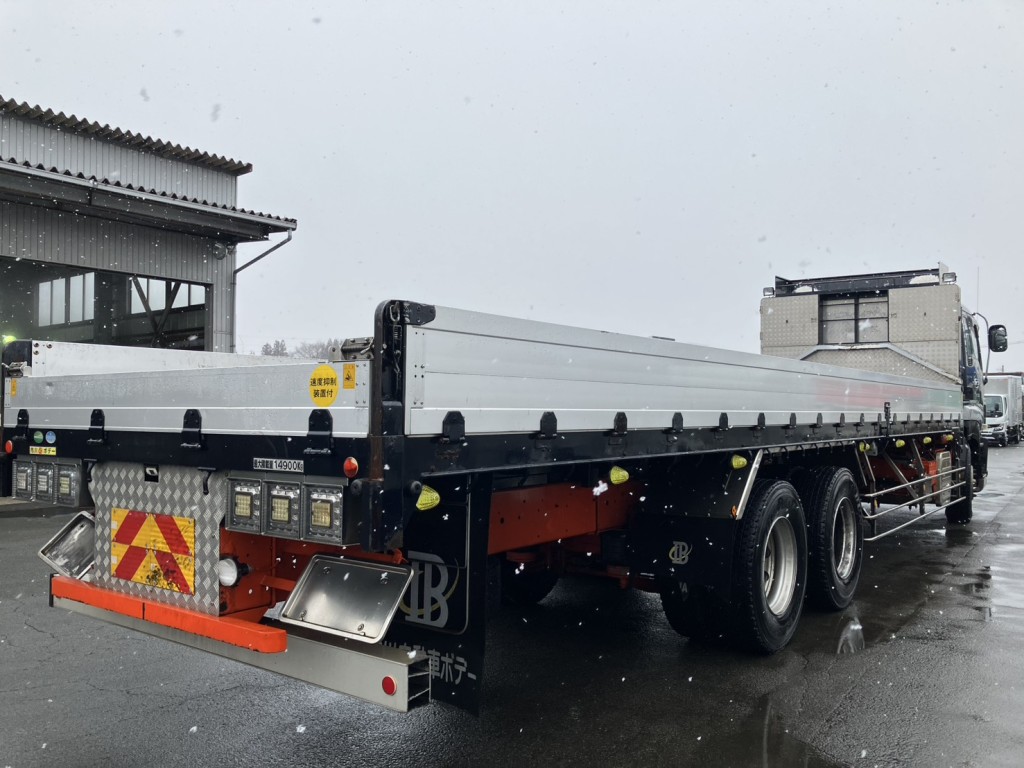 いすゞ ギガ QKG-CYL77Aの写真4