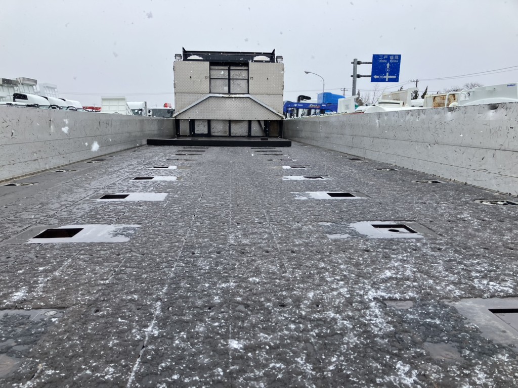 いすゞ ギガ QKG-CYL77Aの写真5