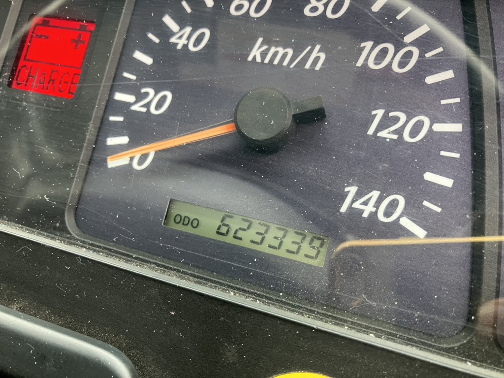 いすゞ ギガ QKG-CYL77Aの写真8