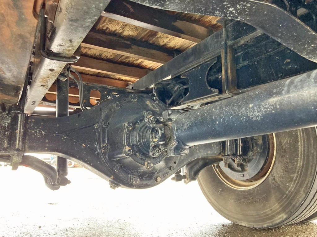 下回りの状態です。(中央後方)|日野 レンジャー ADG-FD7JLWA(2WD)の写真38