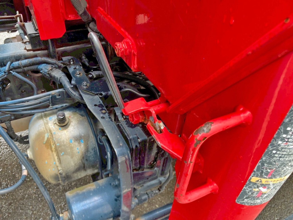 助手席側アウトリガー張り出しロックに少々曲がりがあります。|日野 レンジャー ADG-FD7JLWA(2WD)の写真44