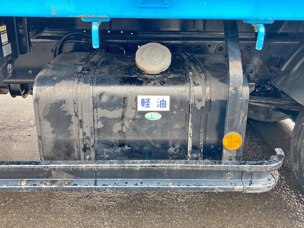 燃料タンクは100Lです。|日野 レンジャー ADG-FD7JLWA(2WD)の写真49