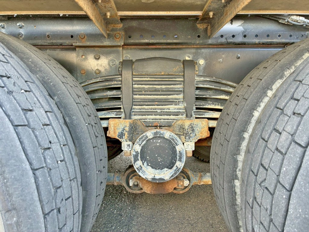 リーフサスです。|三菱 ファイター QDG-FQ62F(6x4)の写真9