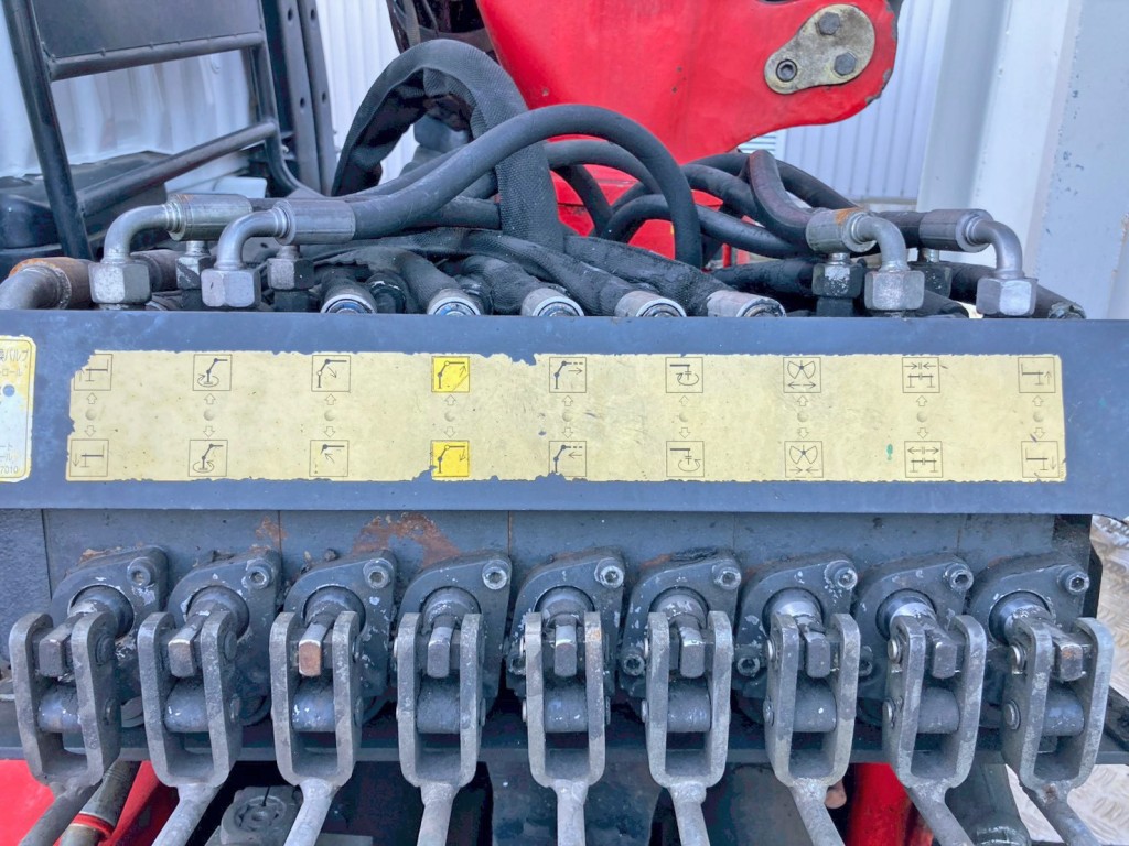 下部のクレーンの操作レバー説明図です。|三菱 ファイター QDG-FQ62Fの写真24