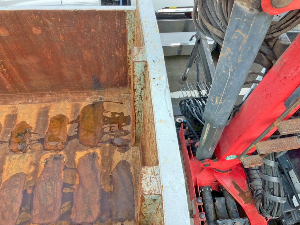 プロテクターに少々膨らみがあります。|三菱 ファイター QDG-FQ62Fの写真37