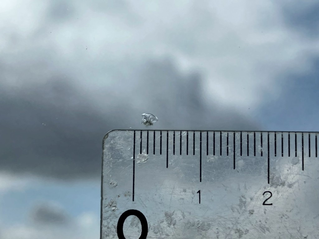 フロントガラスに飛び石があります。|日野 レンジャー 2PG-FD2ABA(2WD)の写真10