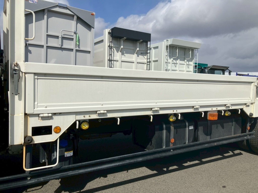 助手席側ボディーにキズ・サビがあります。|日野 レンジャー 2PG-FD2ABA(2WD)の写真12