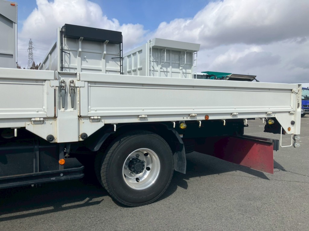 助手席側ボディーにキズ・サビがあります。|日野 レンジャー 2PG-FD2ABA(2WD)の写真13