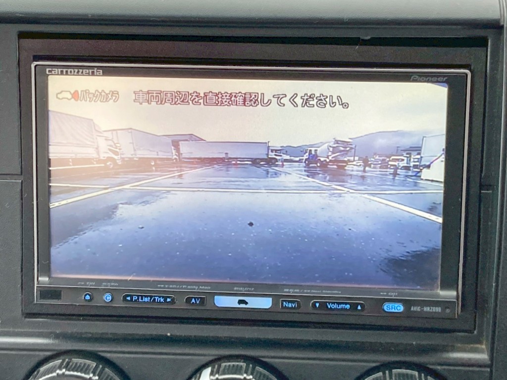 ナビはバックモニターに切り替わります。|三菱 キャンター TKG-FEA50(2WD)の写真23