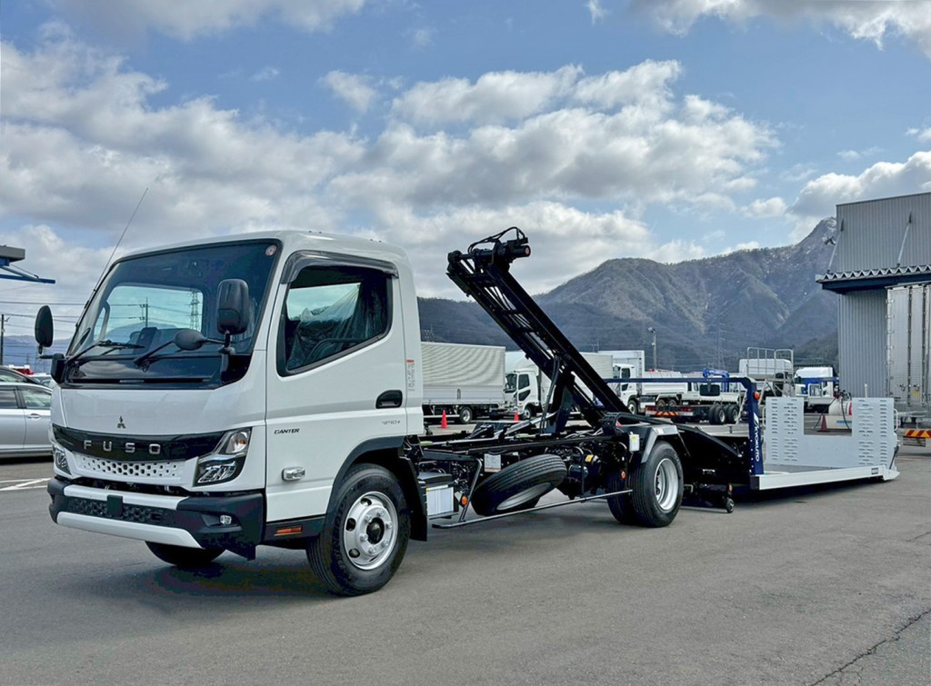 当該車輛は フラトップ仕様です。|三菱 キャンター 2PG-FEB80(2WD)の写真1