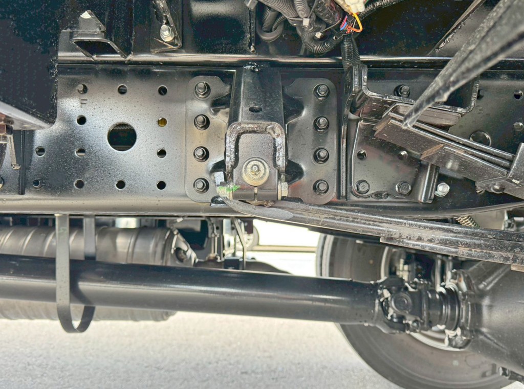 リーフサスです。|三菱 キャンター 2PG-FEB80(2WD)の写真5