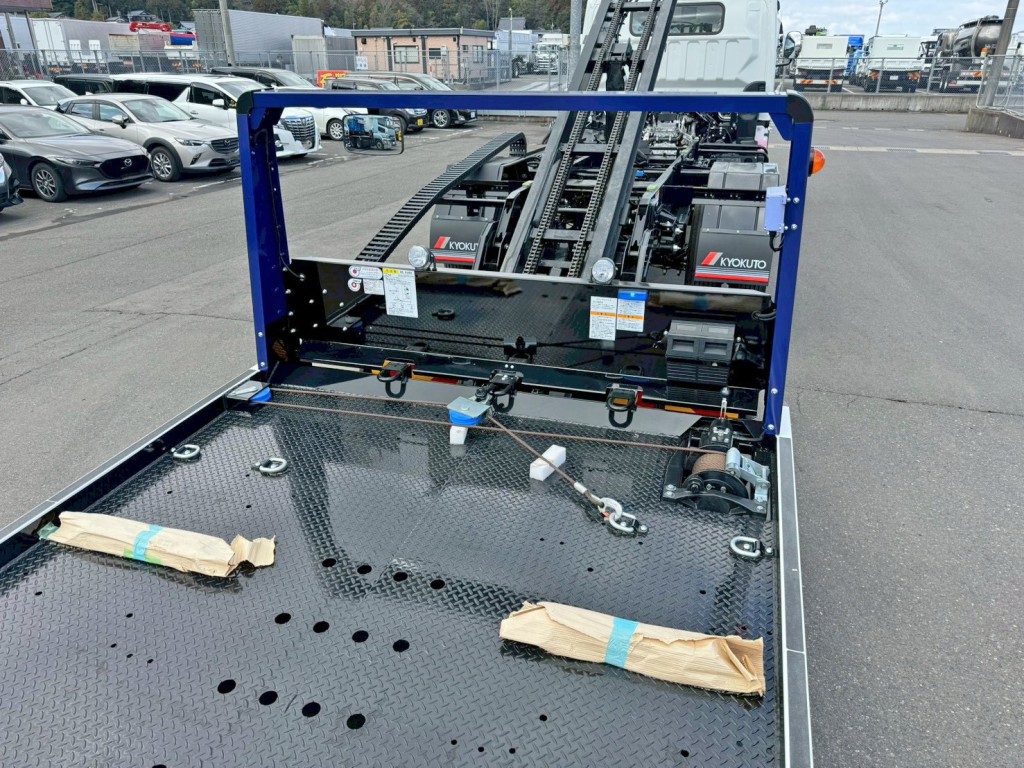 ウインチ付きです。|三菱 キャンター 2PG-FEB80(2WD)の写真9