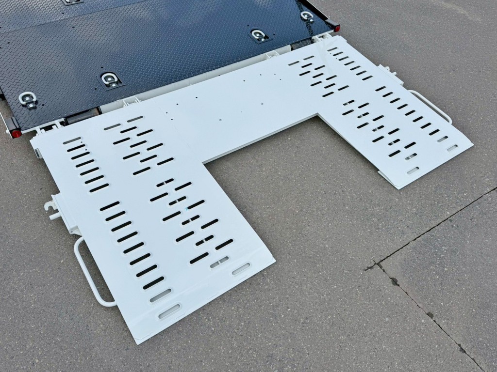 歩みは手動式です。|三菱 キャンター 2PG-FEB80(2WD)の写真15