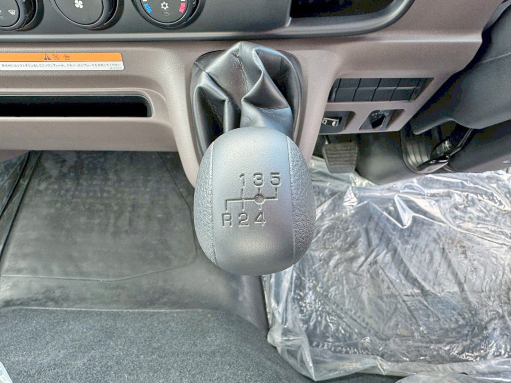 三菱 キャンター 2PG-FEB80(2WD)の写真21