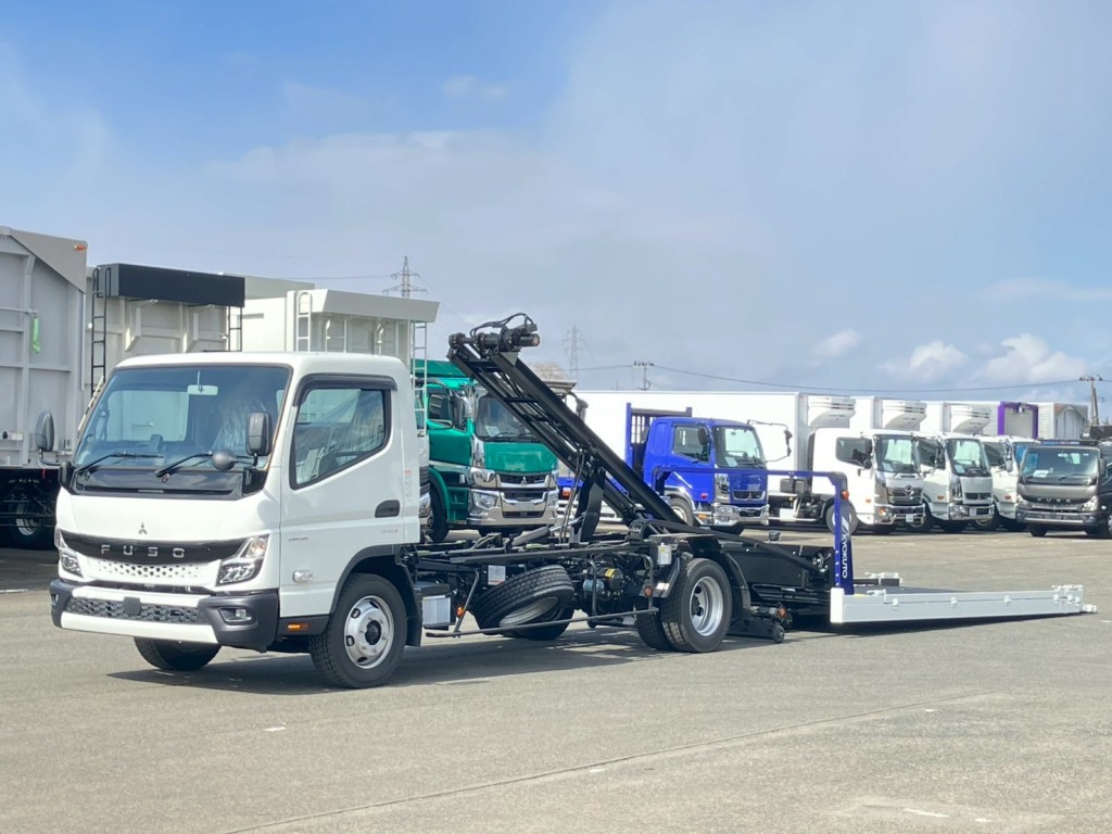 フラトップ仕様です。|三菱 キャンター 2PG-FEB90(2WD)の写真1