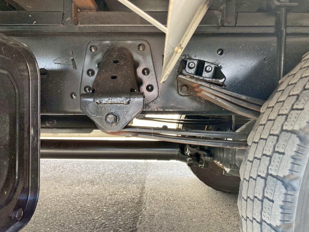 リーフサスです。|日野 レンジャー 2PG-FD2ABA(2WD)の写真5