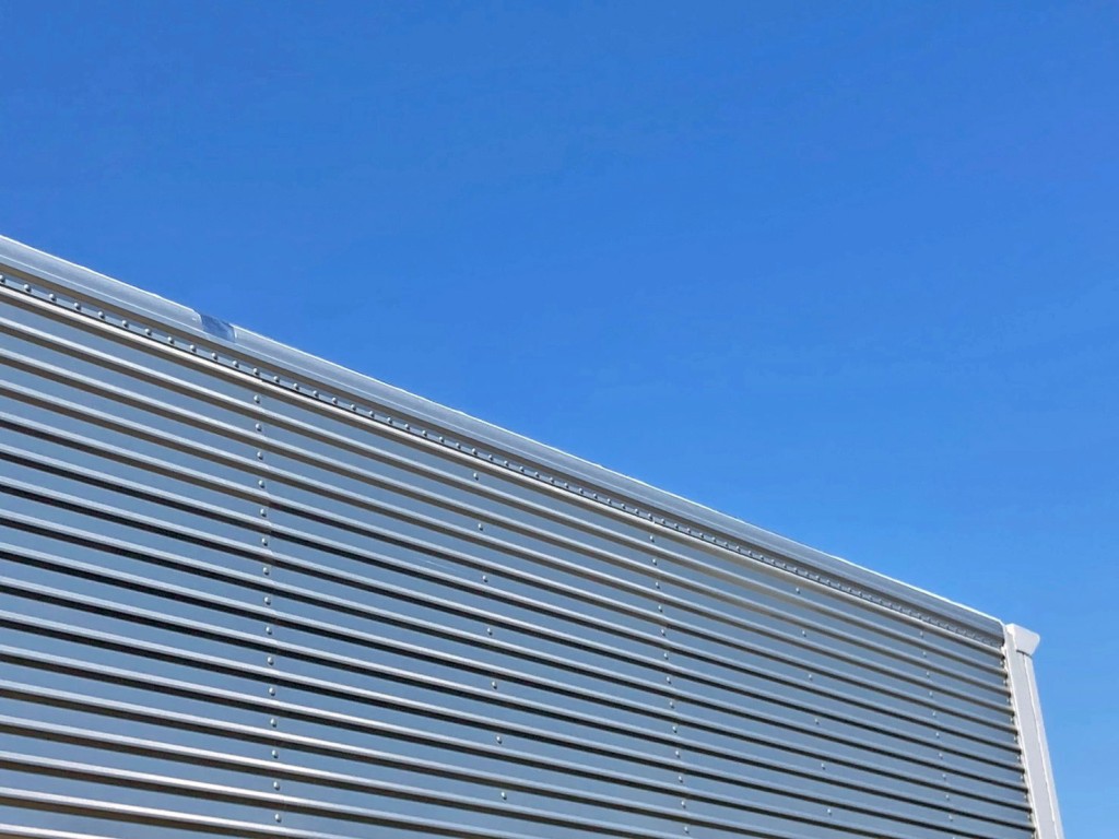 ボディー助手席側中央上部にテープ補修箇所があります。|日野 レンジャー 2PG-FD2ABA(2WD)の写真20