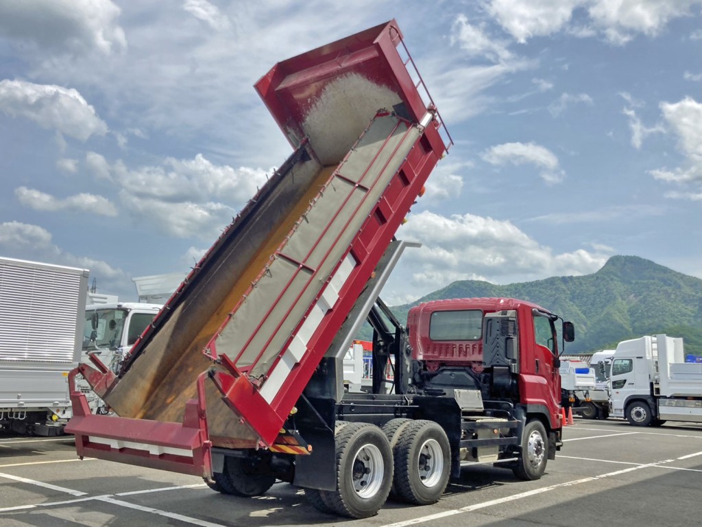 いすゞ ギガ QPG-CXZ77BTの写真4