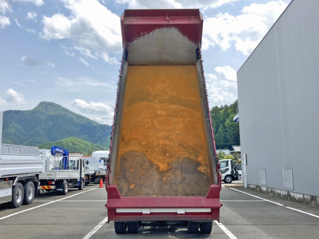 いすゞ ギガ QPG-CXZ77BTの写真9