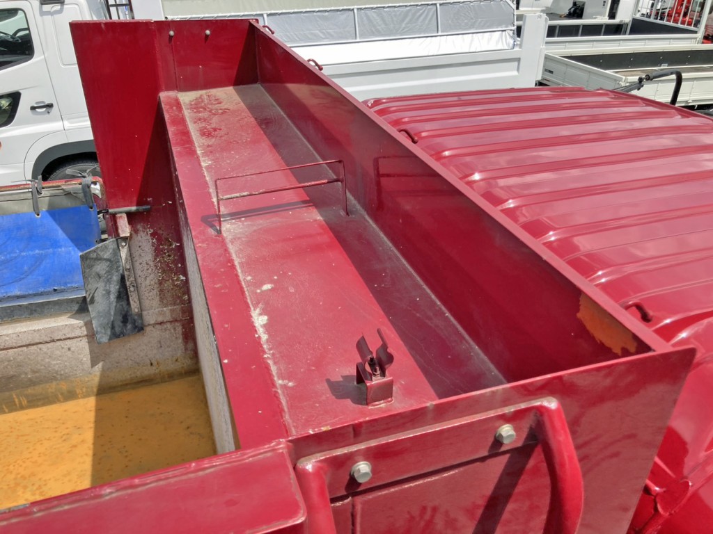 シートデッキの状態です。|いすゞ ギガ QPG-CXZ77BTの写真16