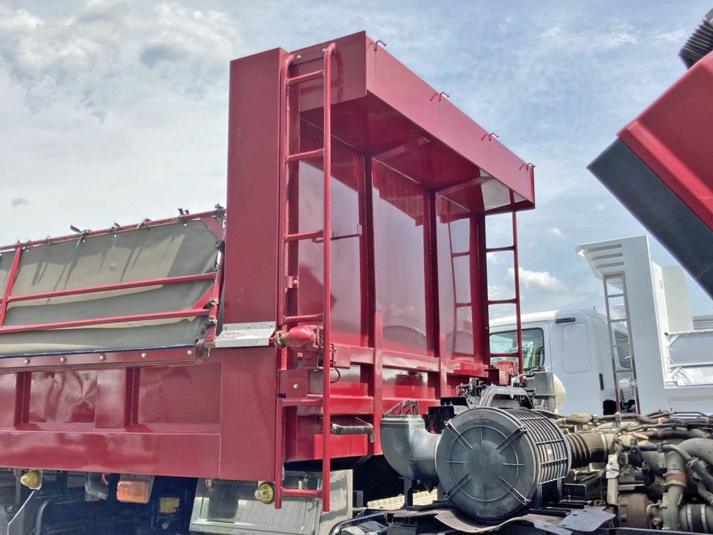 いすゞ ギガ QPG-CXZ77BTの写真17