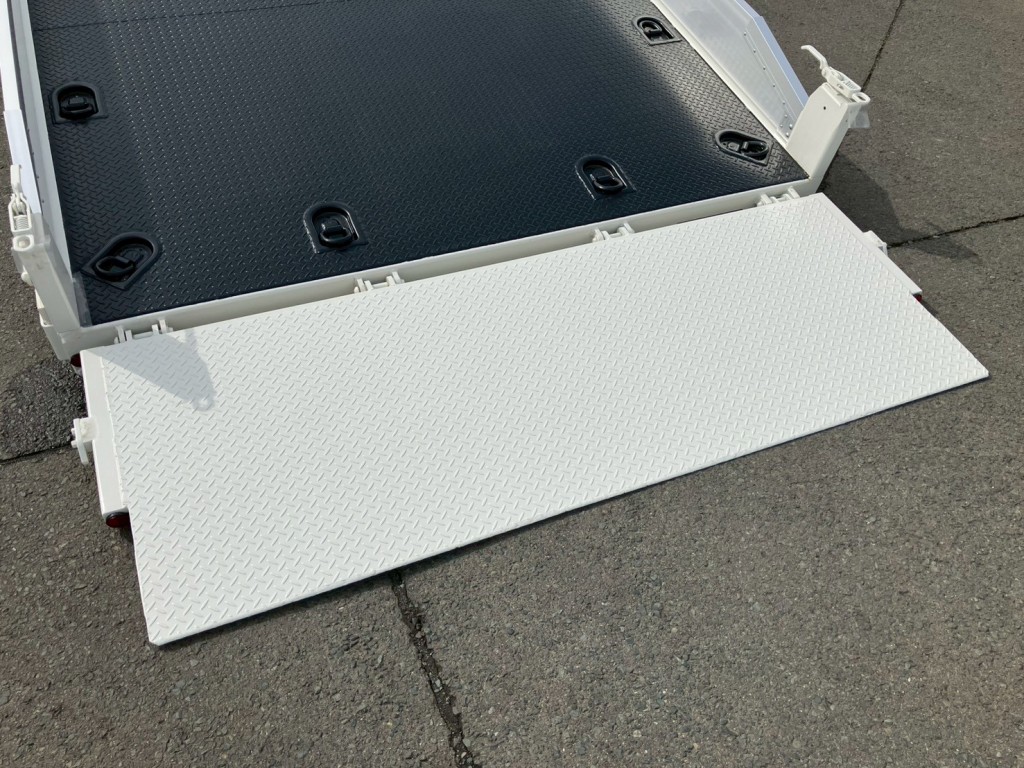 歩みは手動式です。|日野 デュトロ 2KG-XZU722M(2WD)の写真10