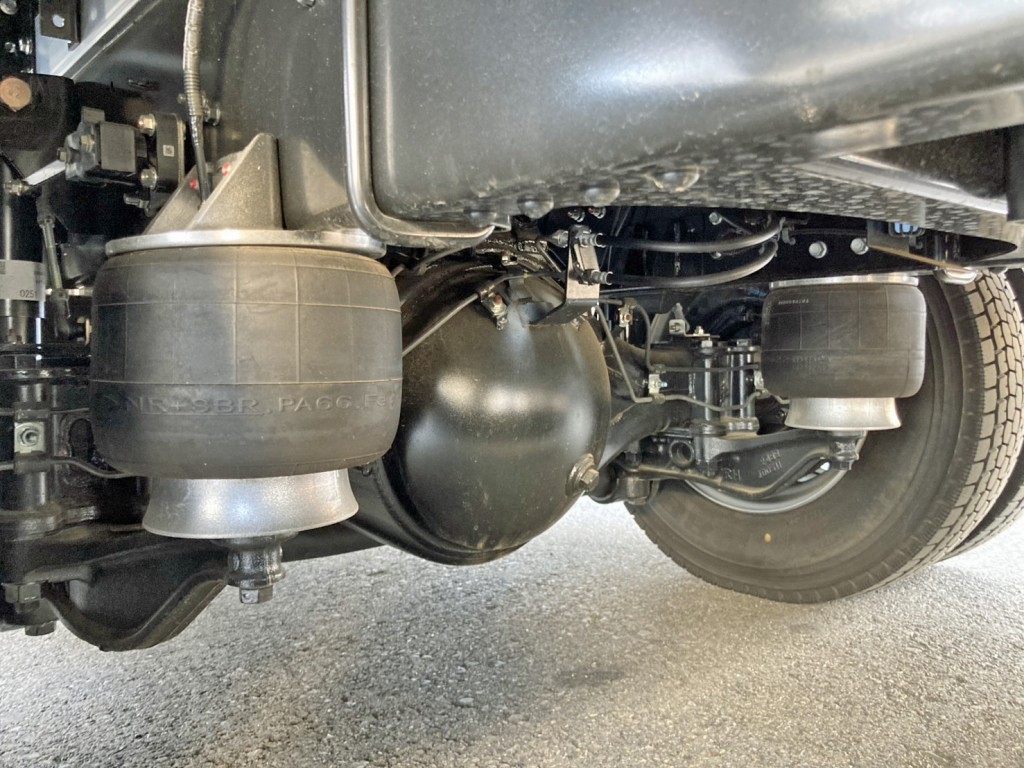 エアサスです。|日野 レンジャー 2PG-FD2ABG(2WD)の写真5