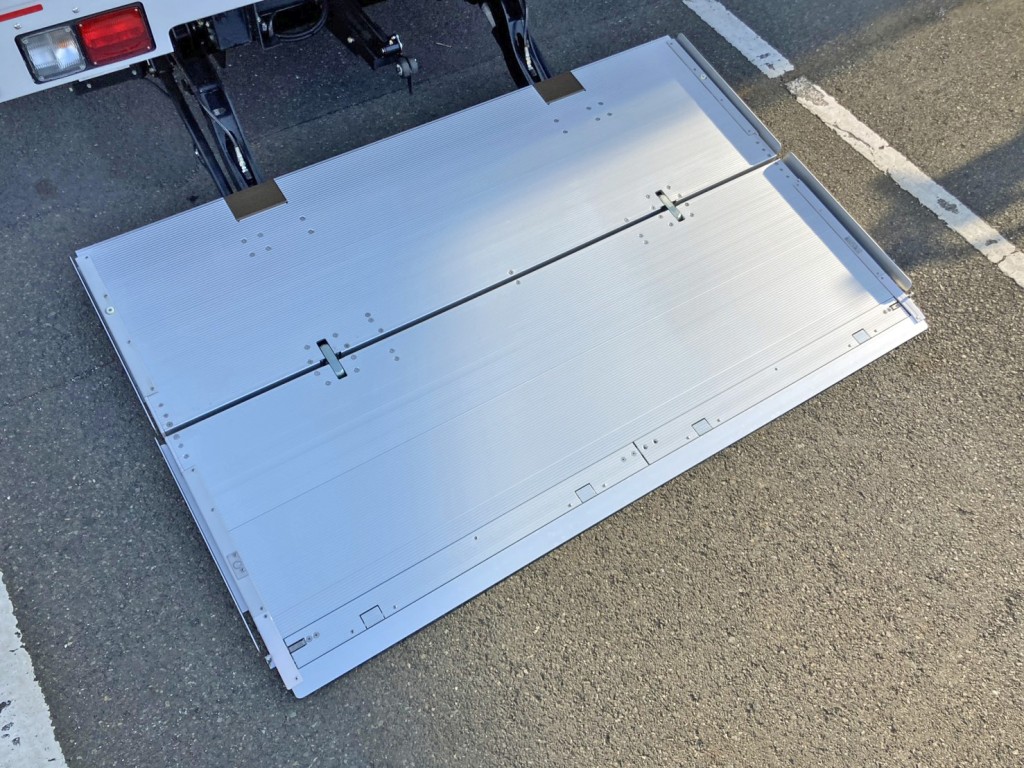 ゲートのステージの状態です。|日野 レンジャー 2PG-FD2ABG(2WD)の写真13