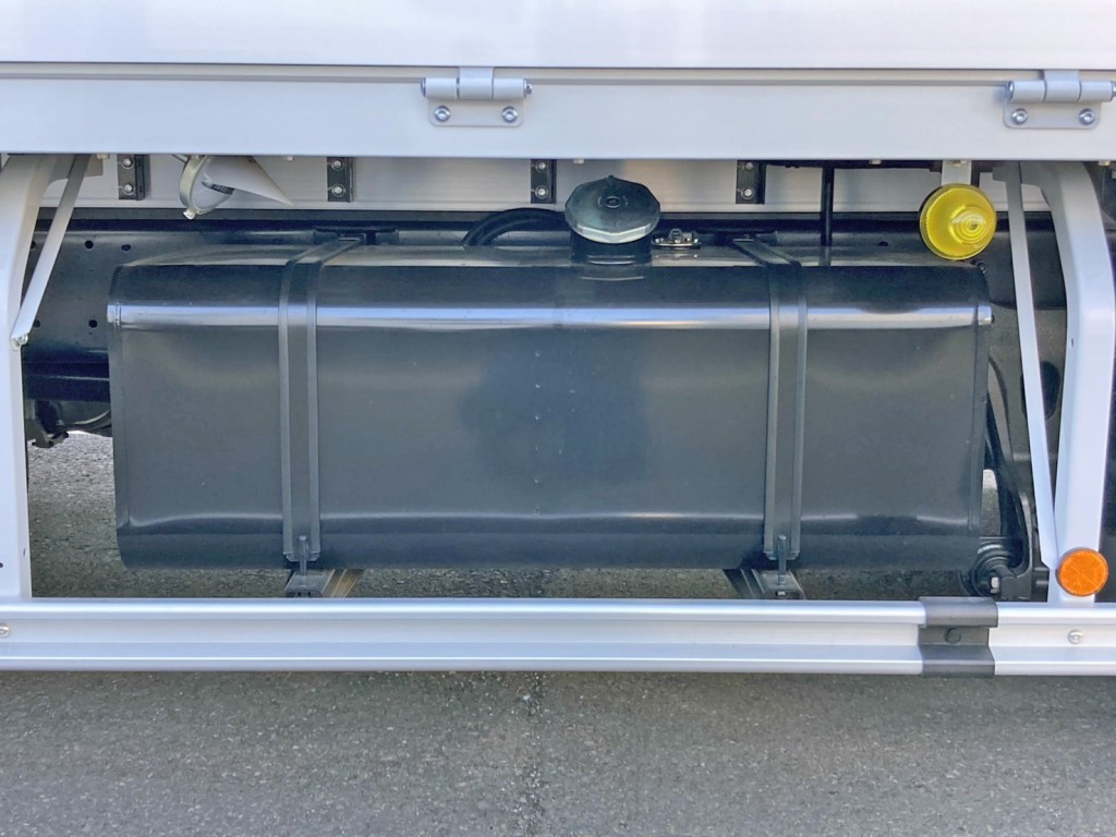 燃料タンクは200Lです。|日野 レンジャー 2PG-FD2ABG(2WD)の写真20