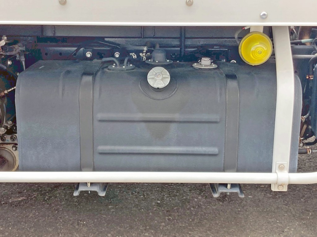 燃料タンクは80Lです。|日野 デュトロ 2RG-XZU605M(2WD)の写真19