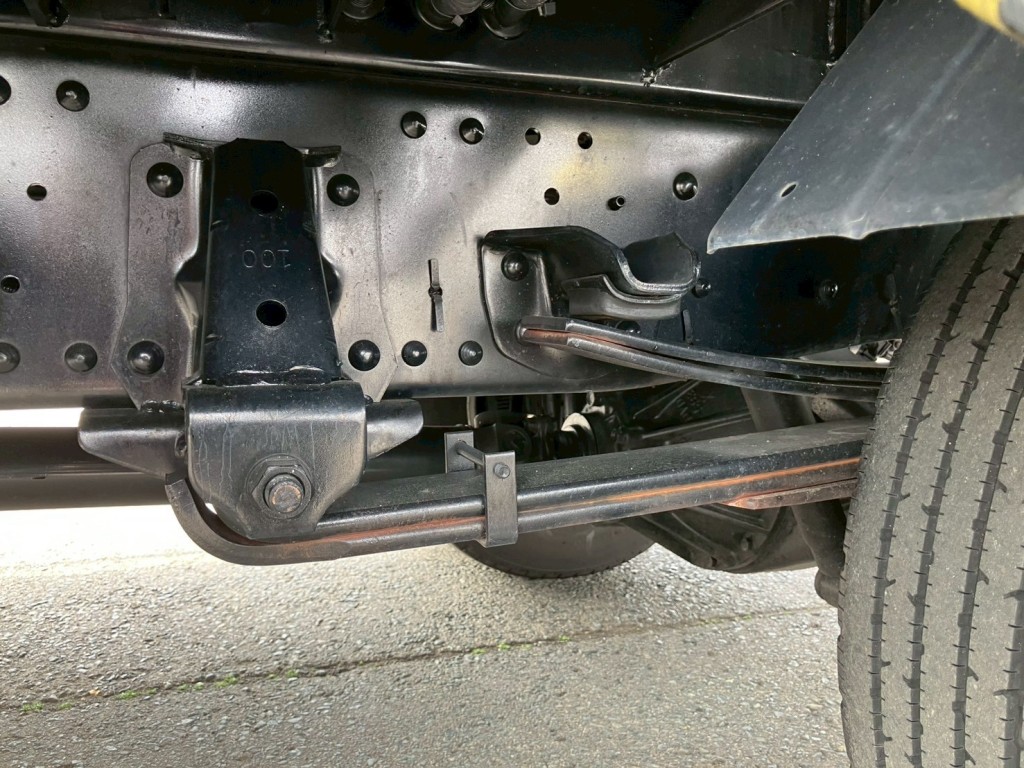 リーフサスです。|いすゞ エルフ 2RG-NPR88AN(2WD)の写真5