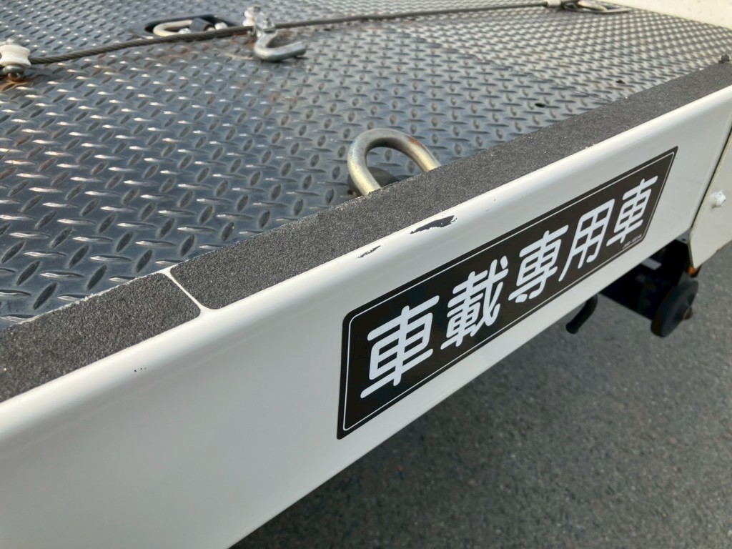 助手席側ボディーにキズ・サビがあります。|いすゞ エルフ 2RG-NPR88AN(2WD)の写真21