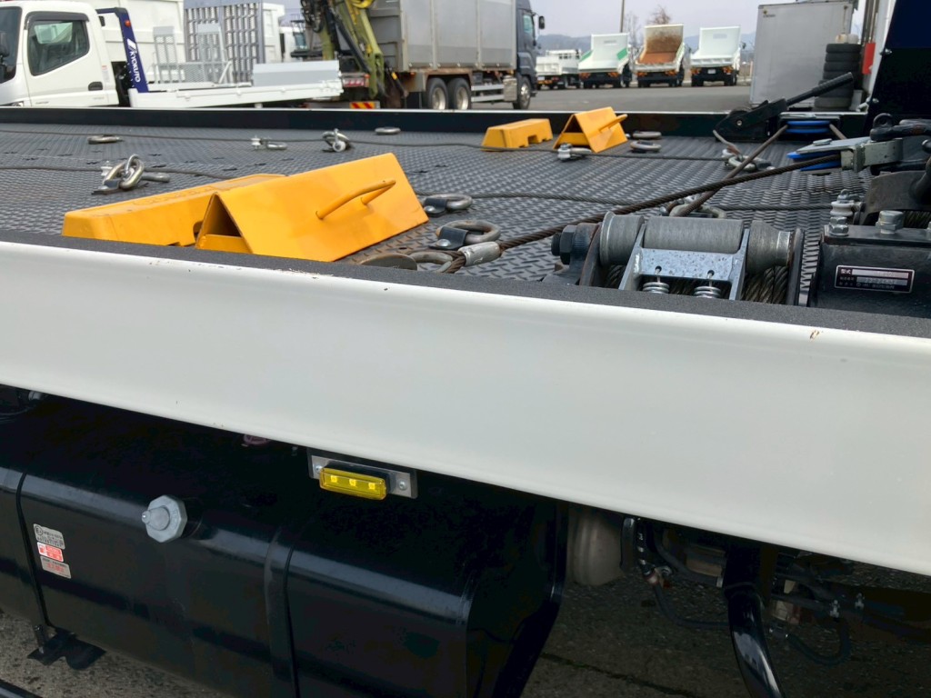 運転席側ボディーにキズ・サビがあります。|いすゞ エルフ 2RG-NPR88AN(2WD)の写真26