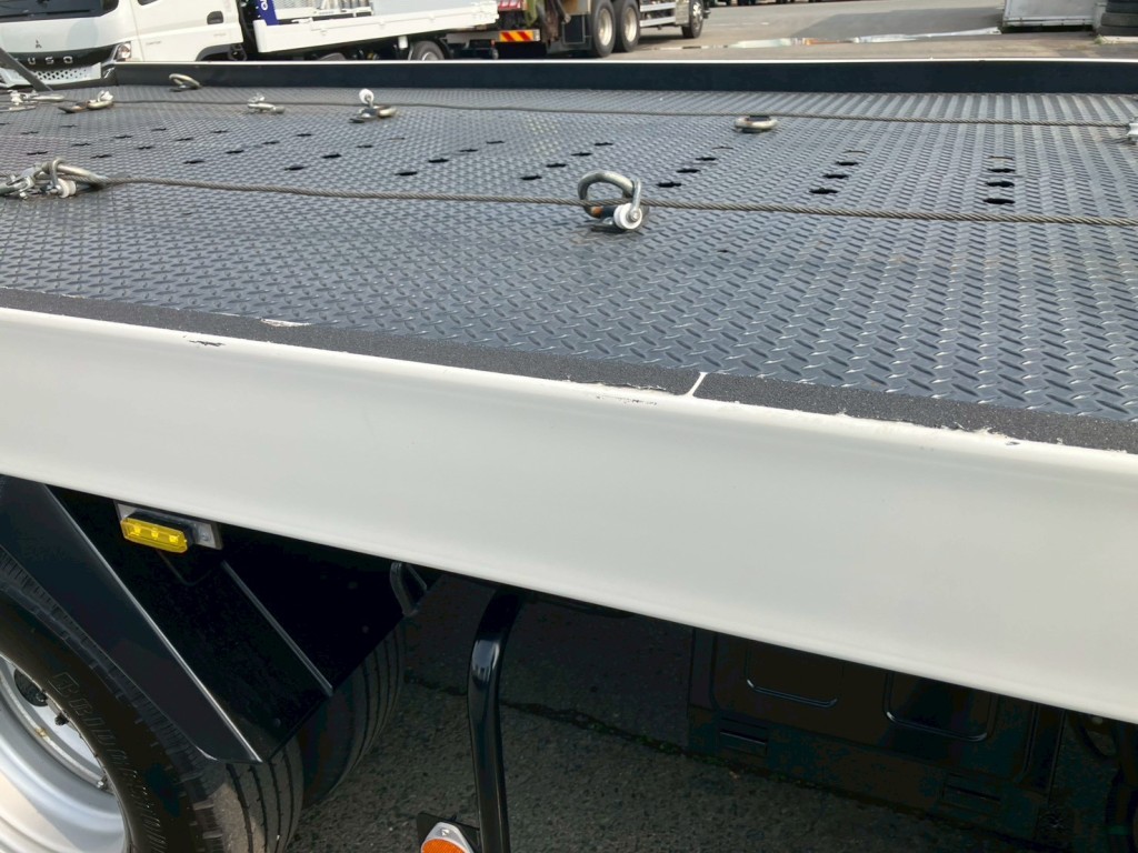 運転席側ボディーにキズ・サビがあります。|いすゞ エルフ 2RG-NPR88AN(2WD)の写真27