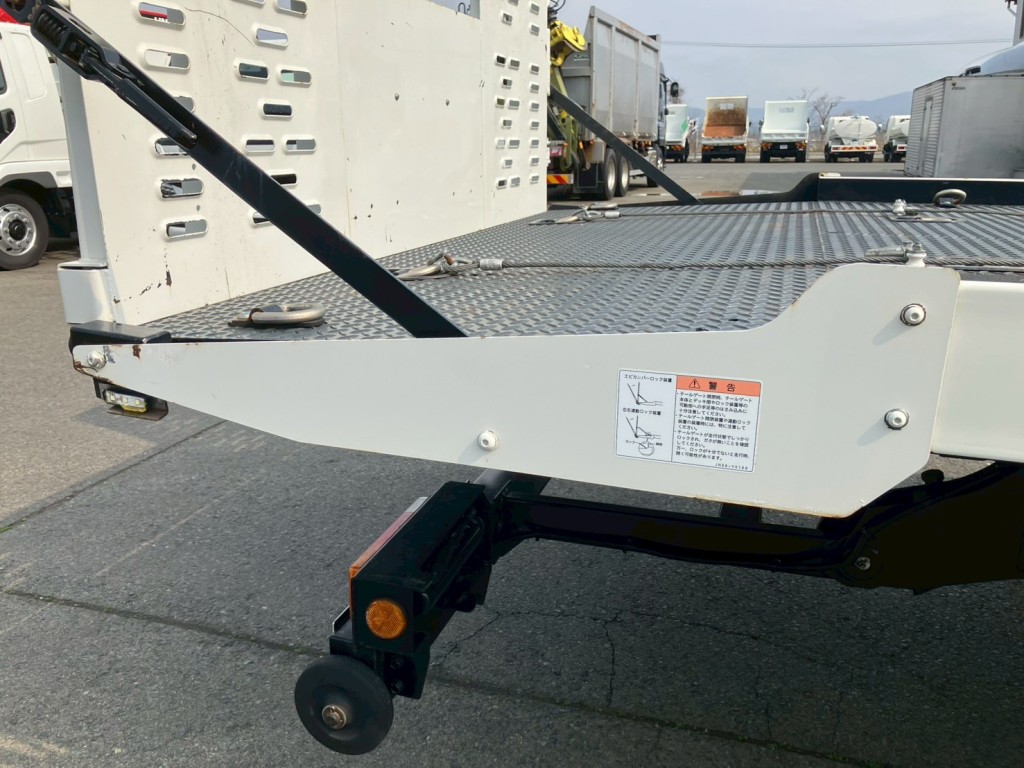 運転席側ボディーにキズ・サビがあります。|いすゞ エルフ 2RG-NPR88AN(2WD)の写真28