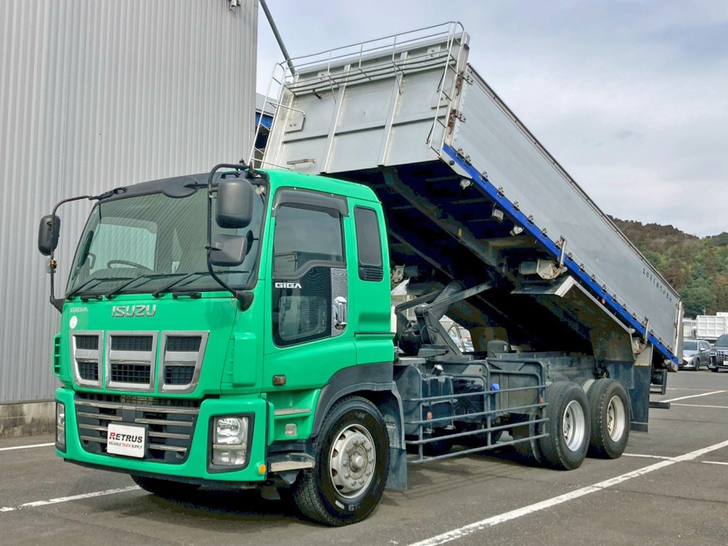 いすゞ ギガ QKG-CYZ77AMの写真1
