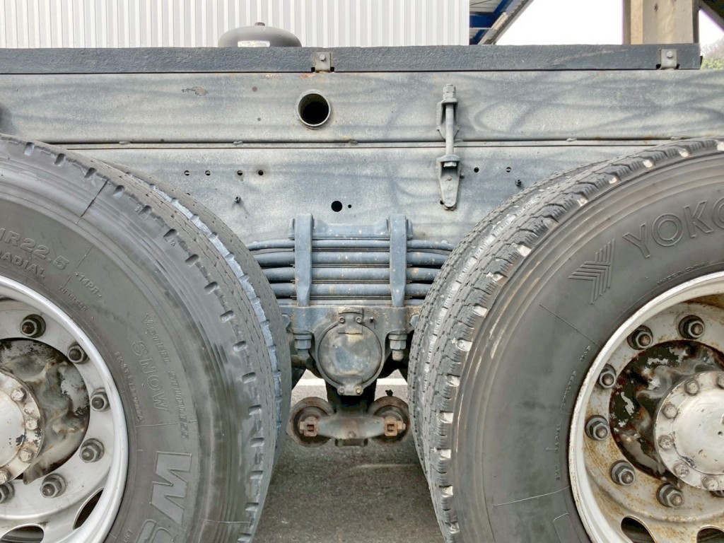 リーフサスです。|いすゞ ギガ QKG-CYZ77AMの写真5