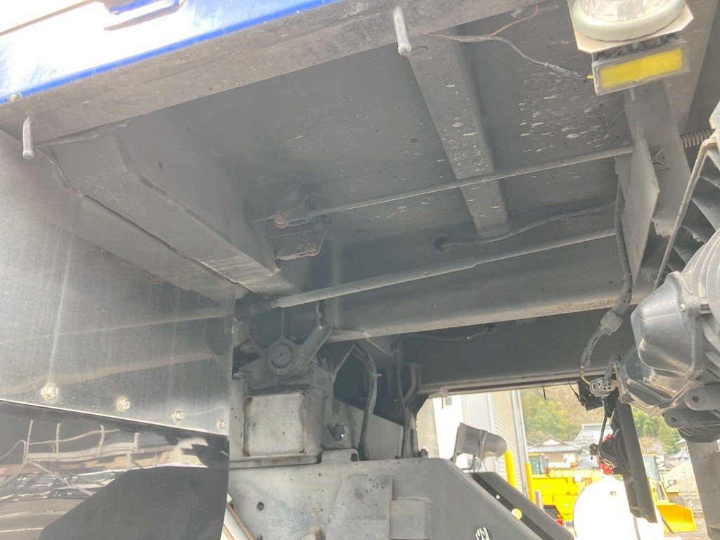 シャーシとネタの状態です。(縦ネタ・横ネタは鉄製です)|いすゞ ギガ QKG-CYZ77AMの写真6